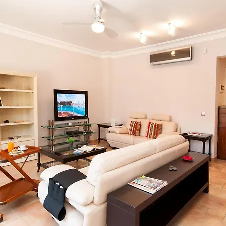 Villa Hills 16 By Interhome